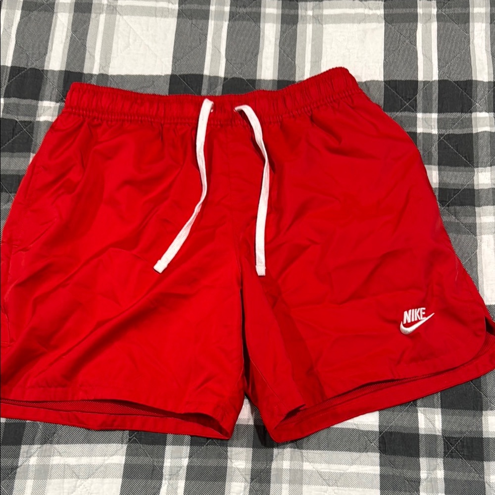 Nike Men's Red Woven Flow Shorts M 7 Inch Inseam